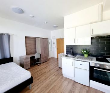 Studio to rent - Photo 6