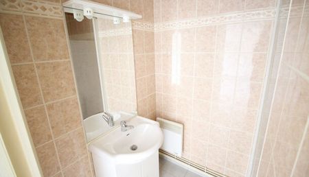 Appartement 2 pièces 35m2 REIMS 590 euros - Photo 2