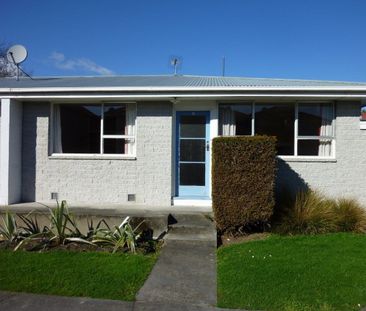 Neat & Tidy Two Bedroom in Riccarton - Photo 1