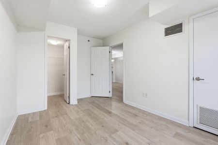 For Lease - 3060 Rotary Way Unit# 427, Burlington, Ontario - Photo 3