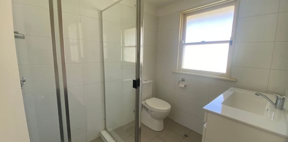 Tidy Studio Apartment - Photo 2