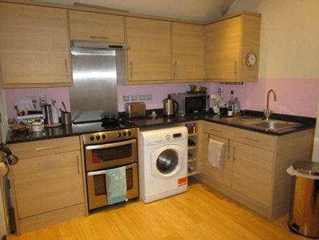 2 bedroom flat to rent - Photo 4