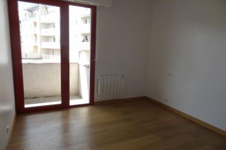 Location Appartement 2 pièces 30m² RODEZ 12000 - Photo 2