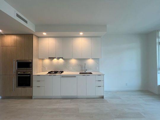 537 Cottonwood Ave #2108, Coquitlam, BC V3J0S4 - Photo 1