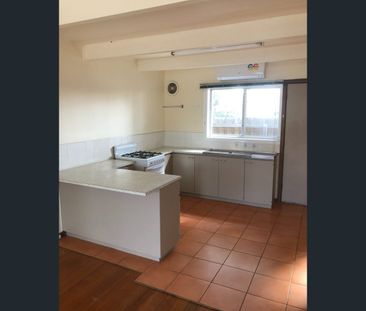 2/4 Everett Cl, Herne Hill, Vic 3218 - Photo 1