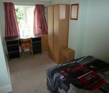 5 bedroom semi-detached house to rent - Photo 4