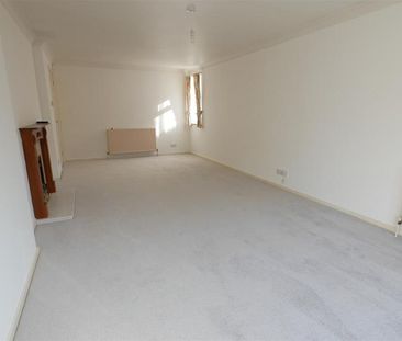 2 bedroom detached bungalow to rent - Photo 2