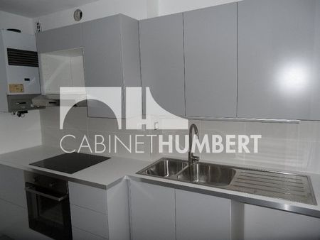 Location Appartement 4 pièces 80m² ST ETIENNE 42000 - Photo 4