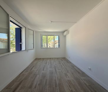 À louer – Grand T2 neuf avec balcons – Centre-ville de La Seyne-sur... - Photo 2