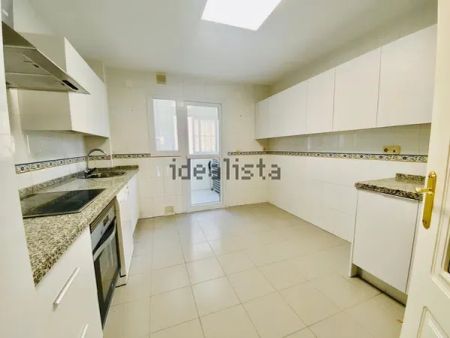 Alquiler de piso en Calle Lingüista Manuel Seco - Foto 2