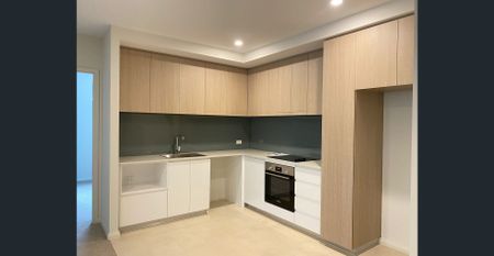 Modern 2-Bedroom, 2-Bathroom Apartment | Vincent Street, Perth - Photo 2