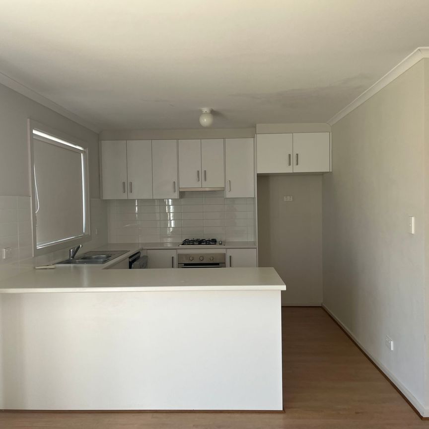 Lovely 3 Bedroom Home - Photo 1