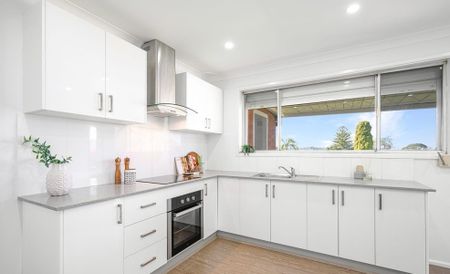 SINGLE LEVEL FAMILY HOME - Photo 4