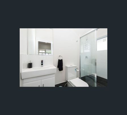 8 Sir Fred Schonell Drive, St Lucia, Qld 4067 - Photo 1