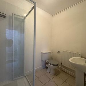 Price £900 pcm - Available Now - Unfurnished - Photo 2