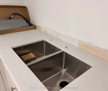 1039 Ossington Avenue #B - Photo 2