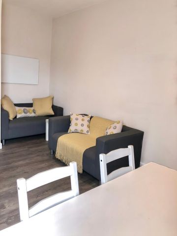 5 bedroom flat share to rent - Photo 2