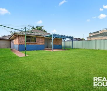 16 Wallcliffe Court, Wattle Grove NSW 2173 - House For Rent | Domain - Photo 6
