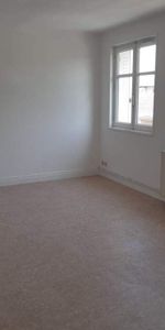 Location Appartement 3 pièces 76m² MONTROND LES BAINS 42210 - Photo 3