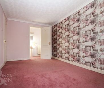 The Green, Earsham, Bungay - Photo 2