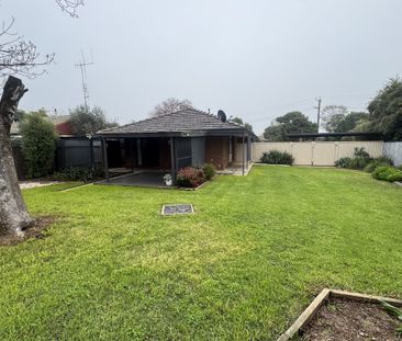 Comfortable Family Living in Mooroopna! - Photo 5