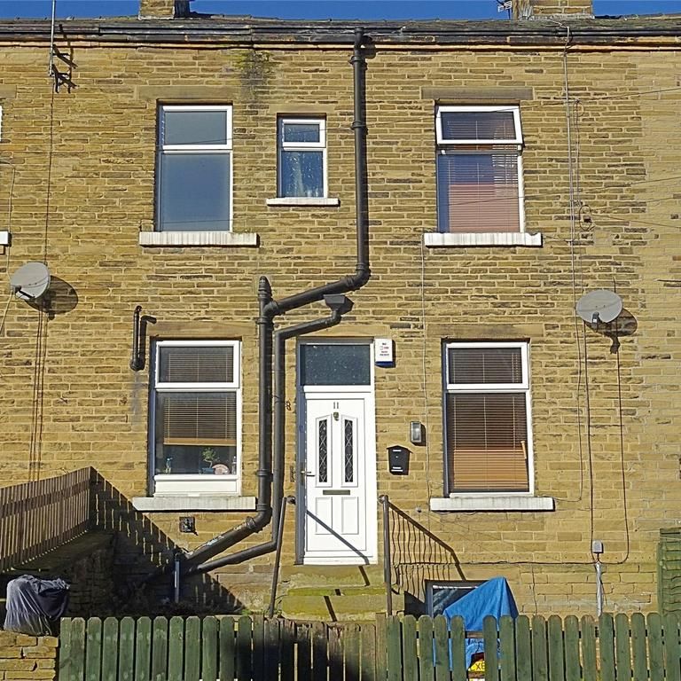 2 bedroom terraced house to rent - Photo 1