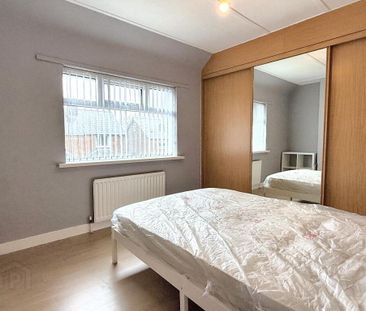 194 Joanmount Gardens, Belfast, BT14 6PA - Photo 5