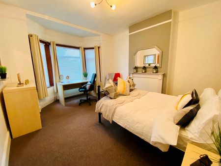 4 Bed Semi-Detached House, Earlsdon Avenue North, CV5 - Photo 3