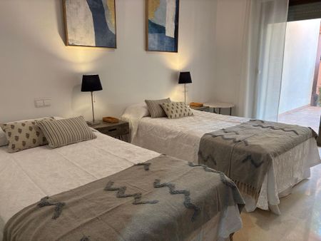 3 room luxury Apartment for rent in Marbella, Spain - Photo 5