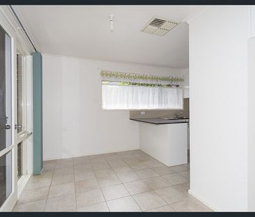SPACE, COMFORT & CONVENIENCE IN YALLAMBIE - Photo 4