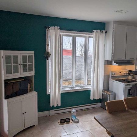 GRAND 6-1/2 A SHAWINIGAN RUE LAVERGNE CONTACTER-NOUS AU 514-377-7407 - Photo 4