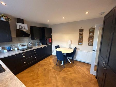 3 bedroom end of terrace house to rent - Photo 5