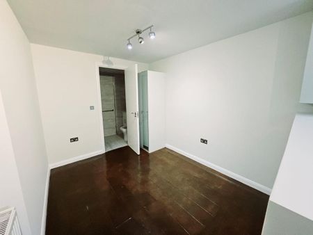 Studio to rent - Photo 3