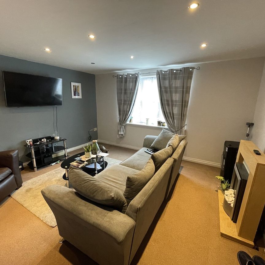 27 Coniston House Spinner Croft, S40 - Photo 1