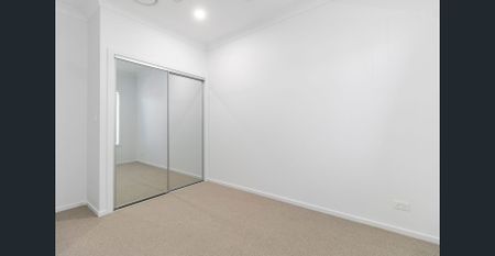 Brand New Stylish 4 Bedroom Home in Walloon! - Photo 5