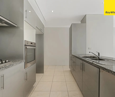 Spacious 3-Bedroom Apartment with Stunning Views & Entertainer's Ba... - Photo 2