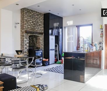 Room to rent in 3-bedroom house in North Inner City, Dublin - Photo 2