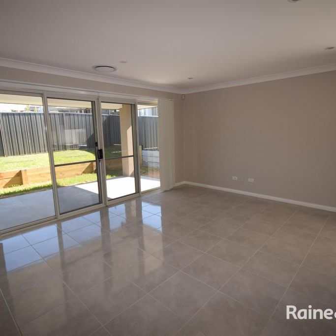 Spacious Family Living with Modern Comforts - Photo 1