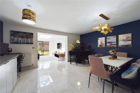 3 bedroom semi-detached house to rent - Photo 5