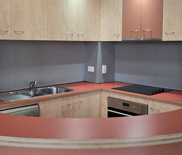 Unit 502, 448 Boundary Street, Spring Hill, QLD - Photo 4