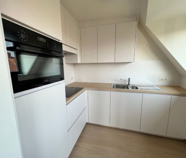 APPARTEMENT MET 2 SLAAPKAMERS, TERRAS EN GARAGEBOX VLAKBIJ CENTRUM - Foto 3