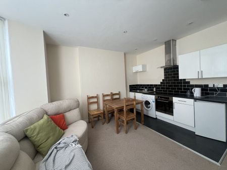 Newport Road, CARDIFF - Photo 3