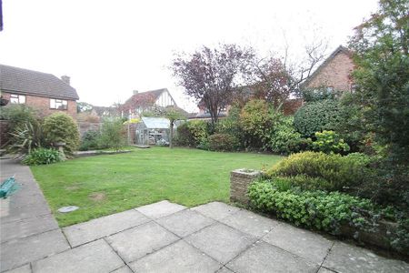 4 bedroom detached house to rent - Photo 5
