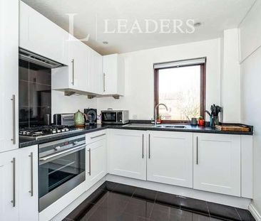 Farriers Road, Epsom, KT17 - Photo 2