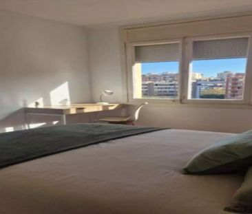 Room in a shared 6-bedroom apartment for rent in Sants, perfect for... - Foto 6