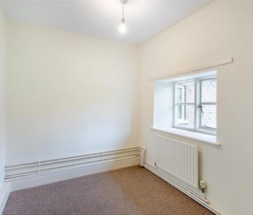 2 bedroom semi-detached house to rent - Photo 3