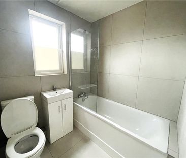 Whitehead Close, N18, London - Photo 4