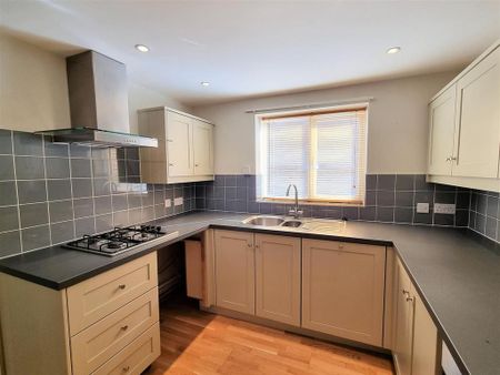 3 bedroom terraced house to rent - Photo 5