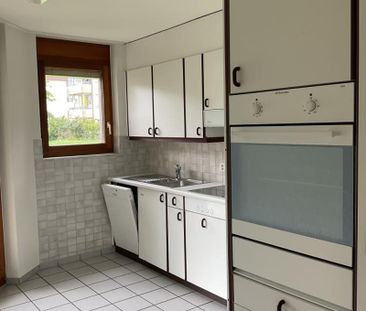 "Wohnung mit 2 Aussensitzplätze im Grünen in der nähe vom Bahnhof u... - Photo 1