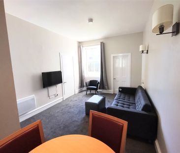 3 bedroom apartment to rent - Photo 2